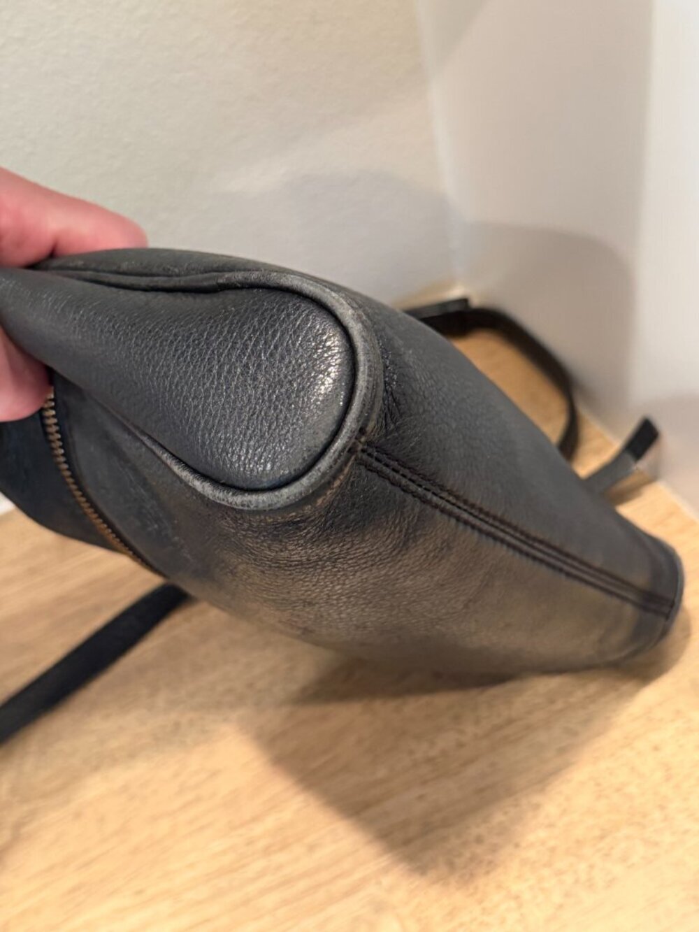 Kate Spade Black Pebbled Leather Crossbody Bag Gold Hardware - Picture 4 of 15
